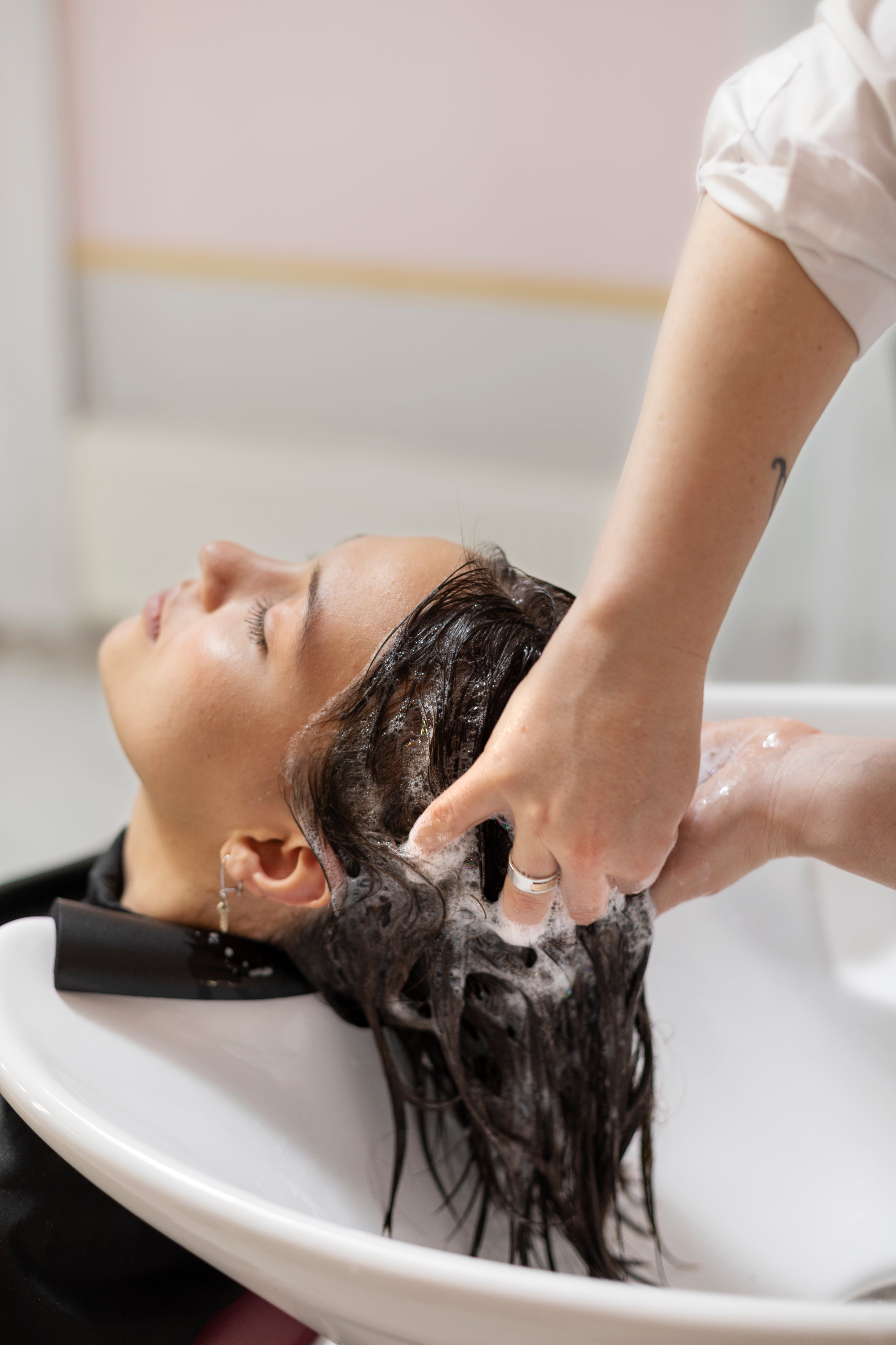 Haircare & Tendances Été 2025 : Naturel, Brillance & Protection